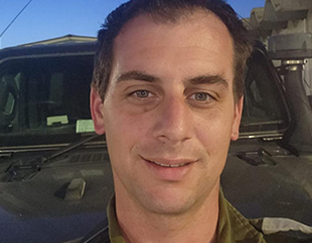 גיל מנצר
