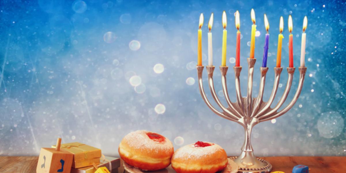 חנוכה הדלתק נרות